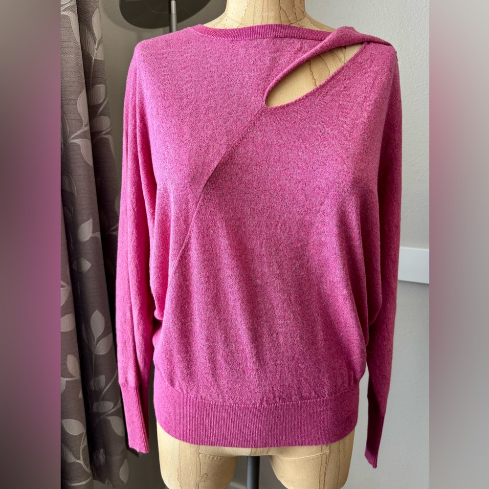 Nic+Zoe Slash Neck Pink Women’s Sweater with Cutout Detail, size Medium